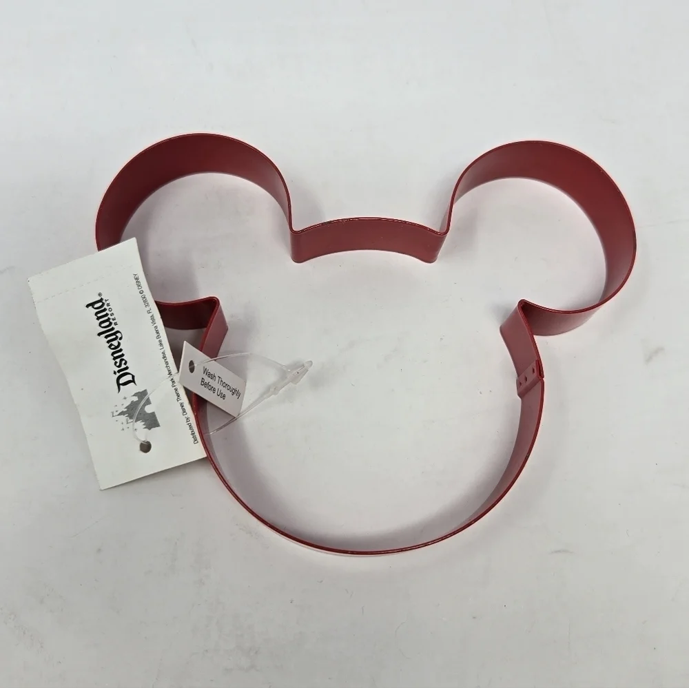 DISNEY PARKS KITCHEN BUNDLE LARGE MICKEY MOUSE COOKIE CUTTER SMALL OVEN MITT RED